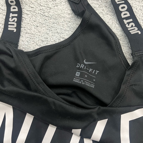 Nike women’s crop tank top. Size: MEDIUM - Picture 3 of 6